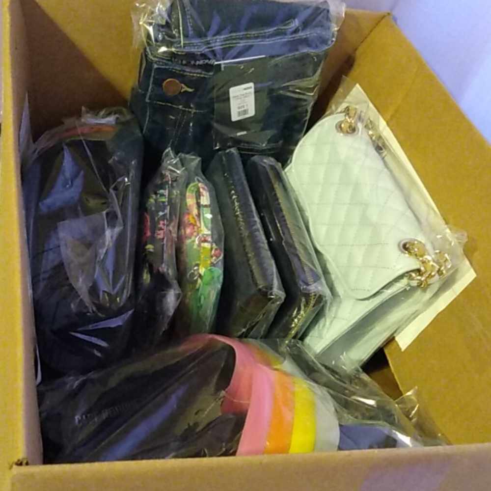 All ready to ship❤️